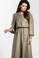 Elegancka sukienka rozkloszowana z długim rękawem zielona