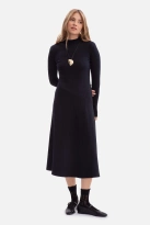 Bawełniana sukienka dzianinowa z golfem rozkloszowana czarna