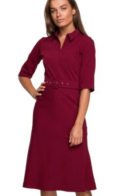Elegancka sukienka koszulowa z kołnierzykiem paskiem bordowa