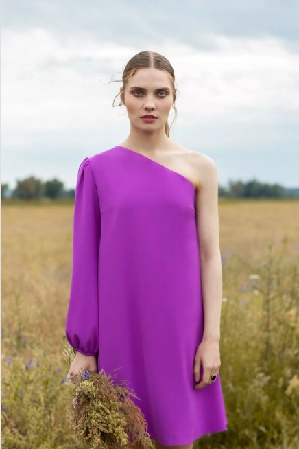 Trapezowa sukienka asymetryczny swobodny fason fuksja