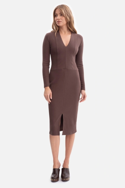 Bawełniana sukienka dzianinowa ołówkowa z dekoltem V brąz