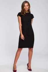 Sukienka ołówkowa z modelującymi przeszyciami czarna
