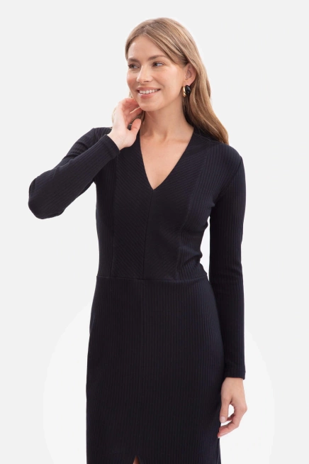 Bawełniana sukienka dzianinowa ołówkowa z dekoltem V czarna