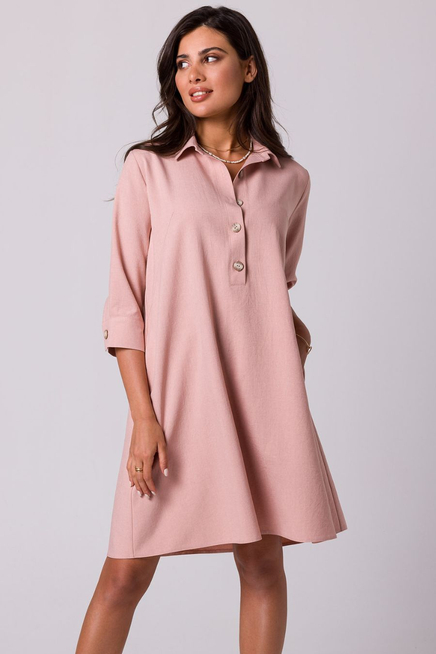 Swobodna sukienka z kołnierzykiem guzikami i kieszeniami róż