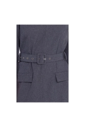 Elegancka sukienka mini z dekoltem V i paskiem szara