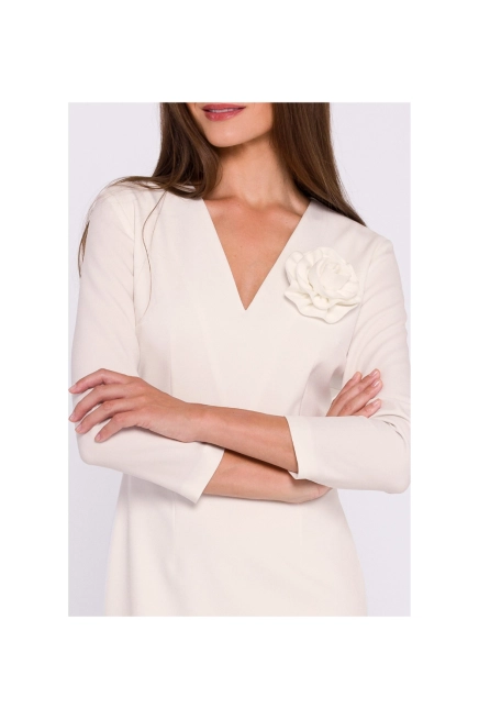 Elegancka sukienka ołówkowa z dekoltem V kremowa