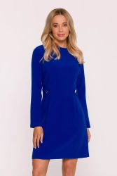 Elegancka sukienka trapezowa z patkami w talii chabrowa