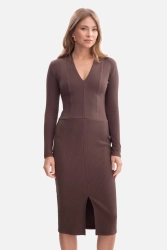 Bawełniana sukienka dzianinowa ołówkowa z dekoltem V brąz