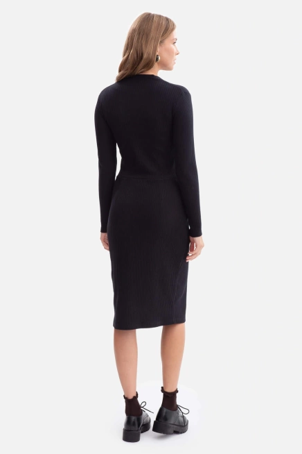 Bawełniana sukienka dzianinowa ołówkowa z dekoltem V czarna