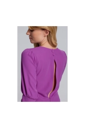 Elegancka ołówkowa sukienka z odkrytymi plecami fuksja