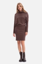 Bawełniana ołówkowa sukienka z dzianiny zbluzowana brąz