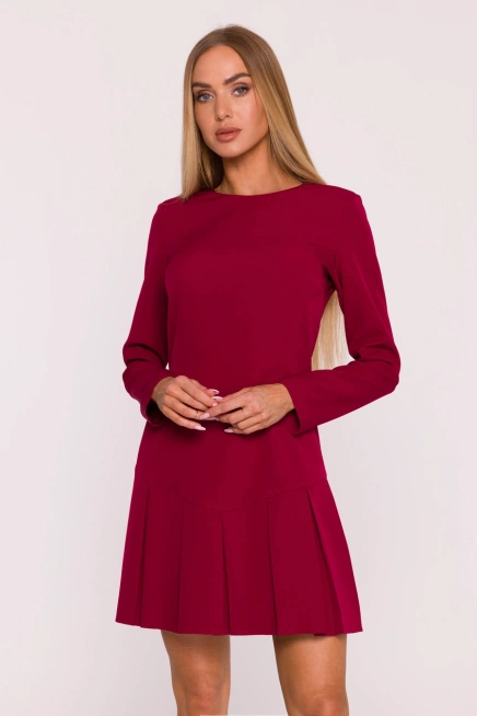 Elegancka krótka sukienka trapezowa z kontrafałdami bordowa
