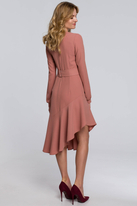 Asymetryczna sukienka z falbaną w stylu flamenco