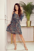 Sukienka szyfonowa w kwiaty z wycięciami na ramionach zielona