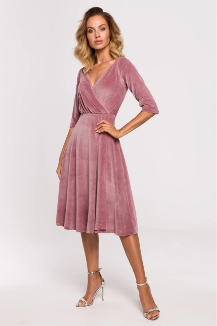 Sukienka welurowa rozkloszowana kopertowa dekolt V różowa