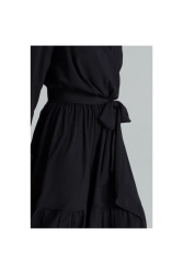 Sukienka boho rozkloszowana kopertowa midi z falbaną czarna