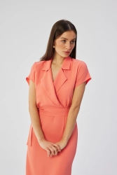 Elegancka sukienka ołówkowa z kołnierzem pomarańczowa