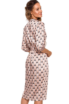 Satynowa sukienka kopertowa z dekoltem V i wiązaniem beżowa