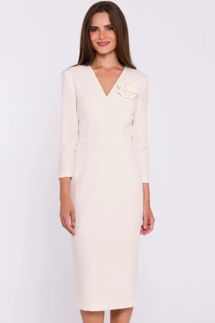 Elegancka sukienka ołówkowa z dekoltem V kremowa