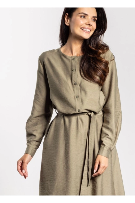 Sukienka rozkloszowana z długim rękawem i paskiem zielona