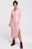 Długa sukienka dresowa z kapturem i dekoltem V bawełniana pudrowy róż