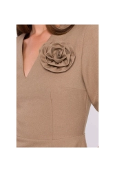 Elegancka sukienka ołówkowa z dekoltem V czarna