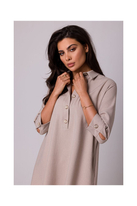 Swobodna sukienka z kołnierzykiem guzikami i kieszeniami beż
