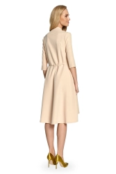 Sukienka trapezowa kopertowa z paskiem i kieszeniami beżowa