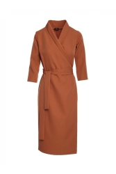 Elegancka sukienka biznesowa kopertowa midi z paskiem ruda