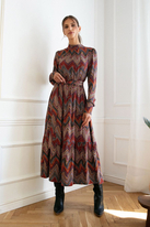 Długa sukienka BOHO z falbankami i długim rękawem czerwona