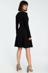 Rozkloszowana kopertowa wiązana sukienka czarna