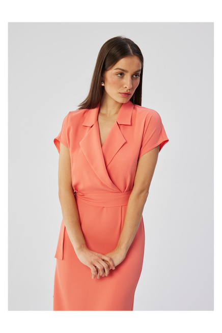 Elegancka sukienka z kołnierzem pomarańczowa