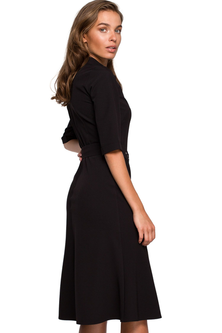 Elegancka sukienka koszulowa z kołnierzykiem i paskiem w talii czarna