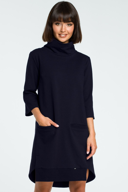 Trapezowa sukienka dresowa z golfem i długim rękawem granatowa