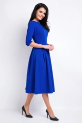Elegancka sukienka rozkloszowana z kontrafałdami niebieska