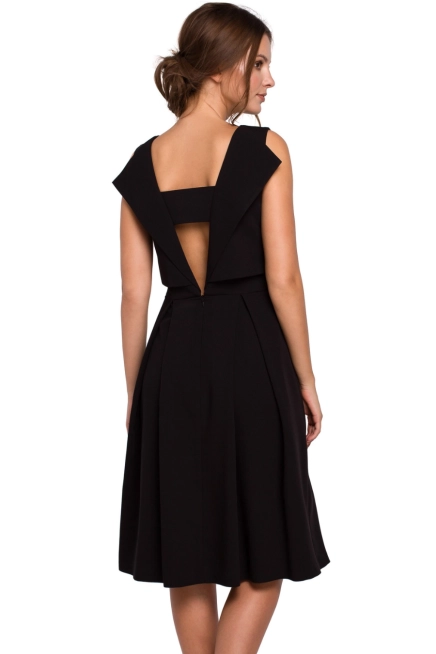 Elegancka rozkloszowana sukienka dekolt V na plecach czarna