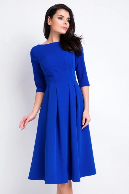 Elegancka sukienka rozkloszowana z kontrafałdami niebieska