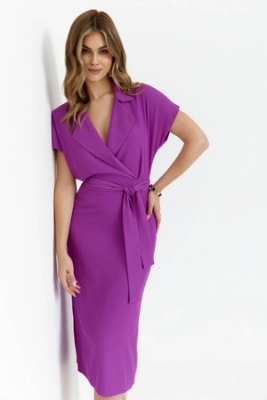 Elegancka sukienka ołówkowa z kołnierzem fioletowa