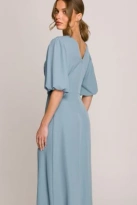 Elegancka sukienka koktajlowa z bufiastymi rękawami błękitna