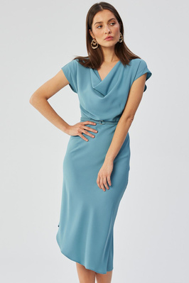 Elegancka asymetryczna sukienka z dekoltem woda niebieska