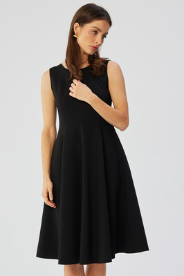 Elegancka rozkloszowana sukienka koktajlowa czarna
