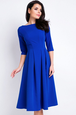 Elegancka sukienka rozkloszowana midi z kontrafałdami niebieska