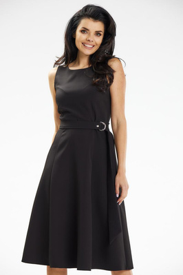 Elegancka sukienka rozkloszowana midi czarna